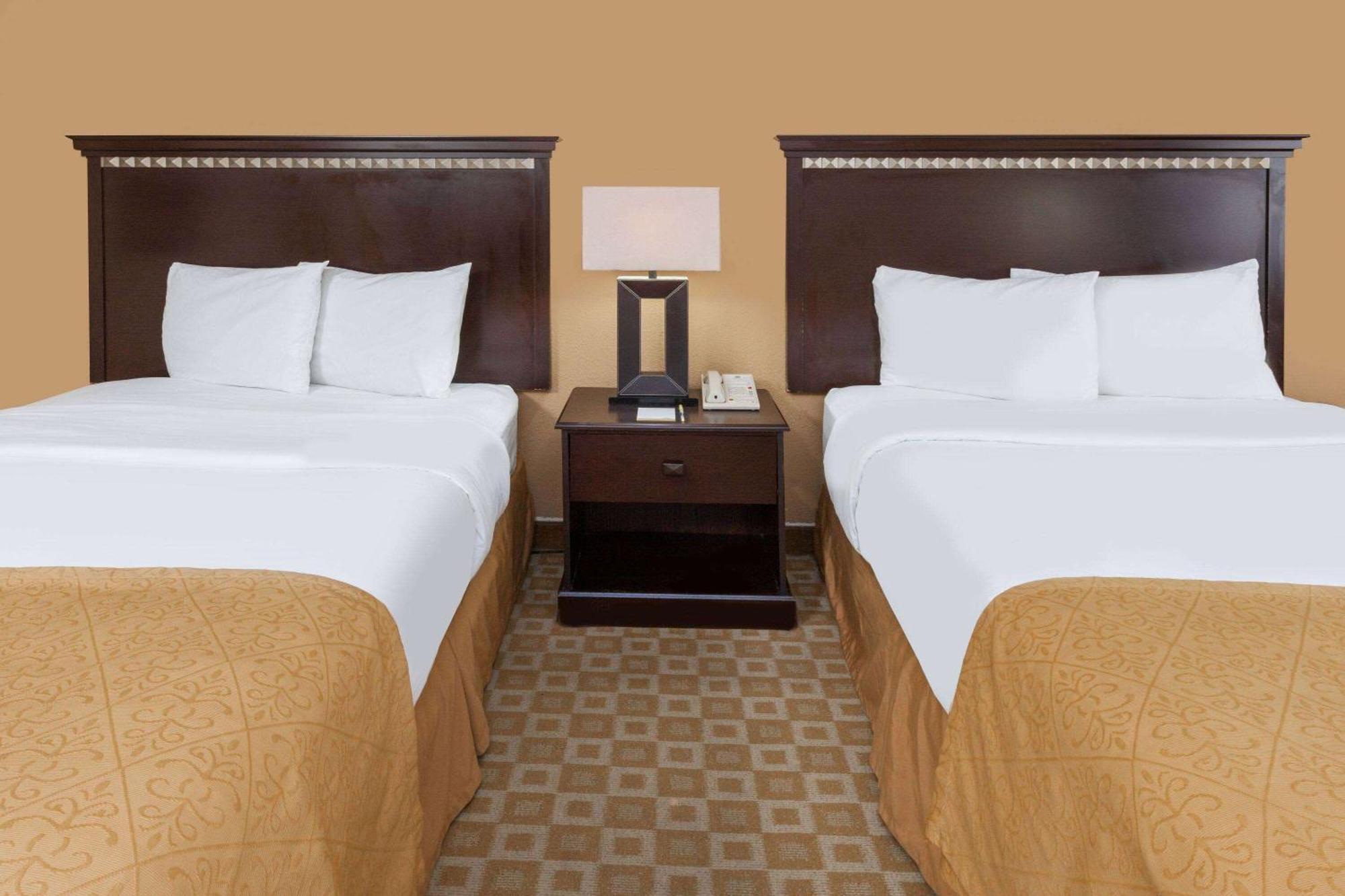 Days Inn By Wyndham Sherman Extérieur photo