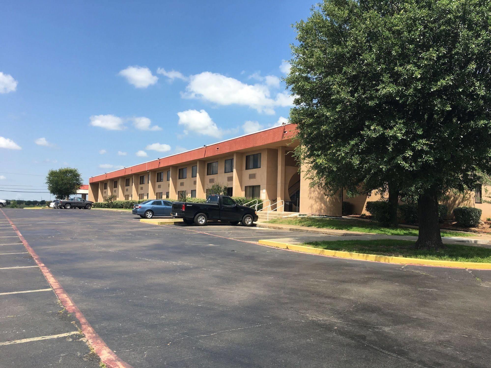 Days Inn By Wyndham Sherman Extérieur photo